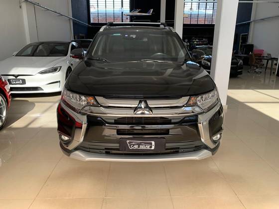 MITSUBISHI OUTLANDER 3.0 GT 4X4 V6 24V GASOLINA 4P AUTOMÁTICO MITSUBISHI OUTLANDER 3.0 GT 4X4 V6 24V GASOLINA 4P AUTOMÁTICO